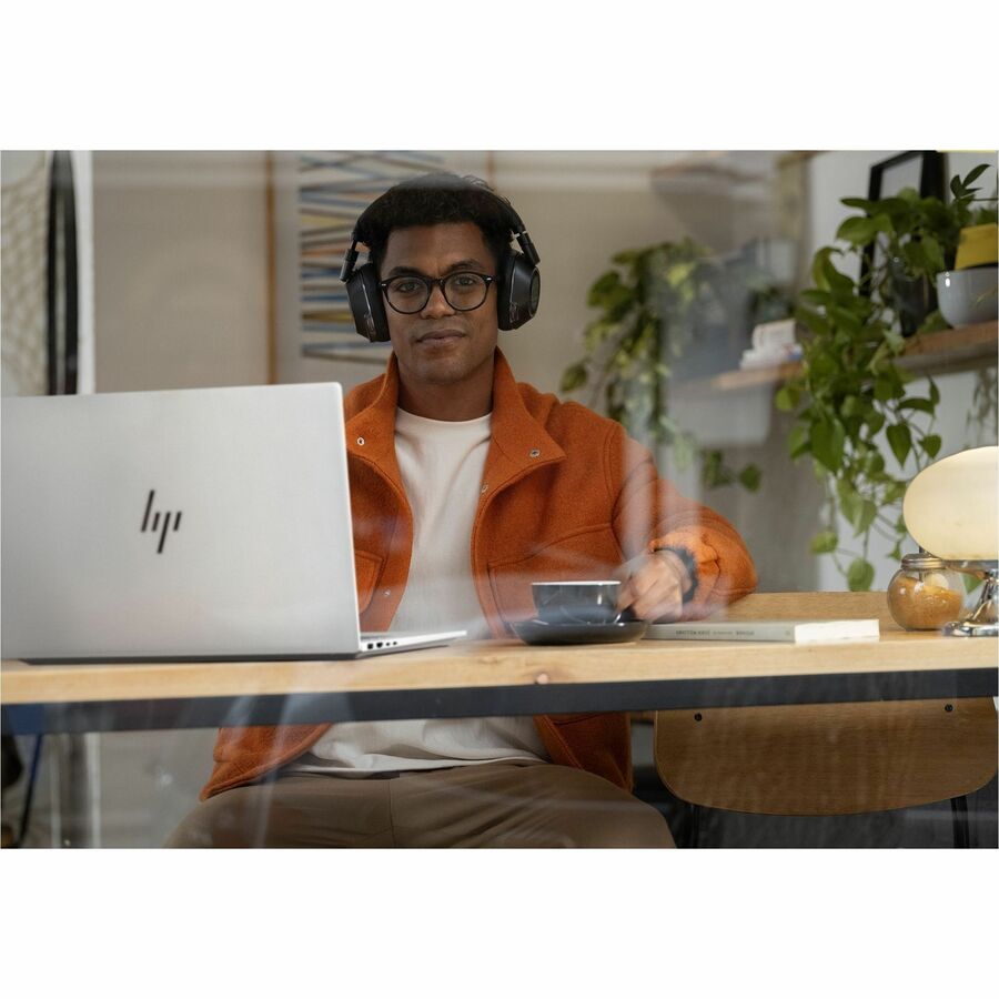 HP OmniBook X 17.3” Touchscreen Laptop - Core Ultra 7 - 16GB RAM - 1TB SSD - Windows 11 Home - Refurbished
